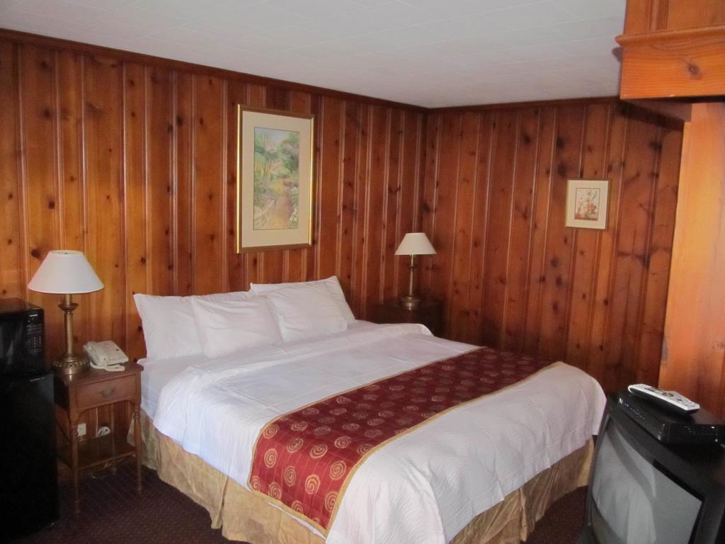 Hancock Motel Экстерьер фото