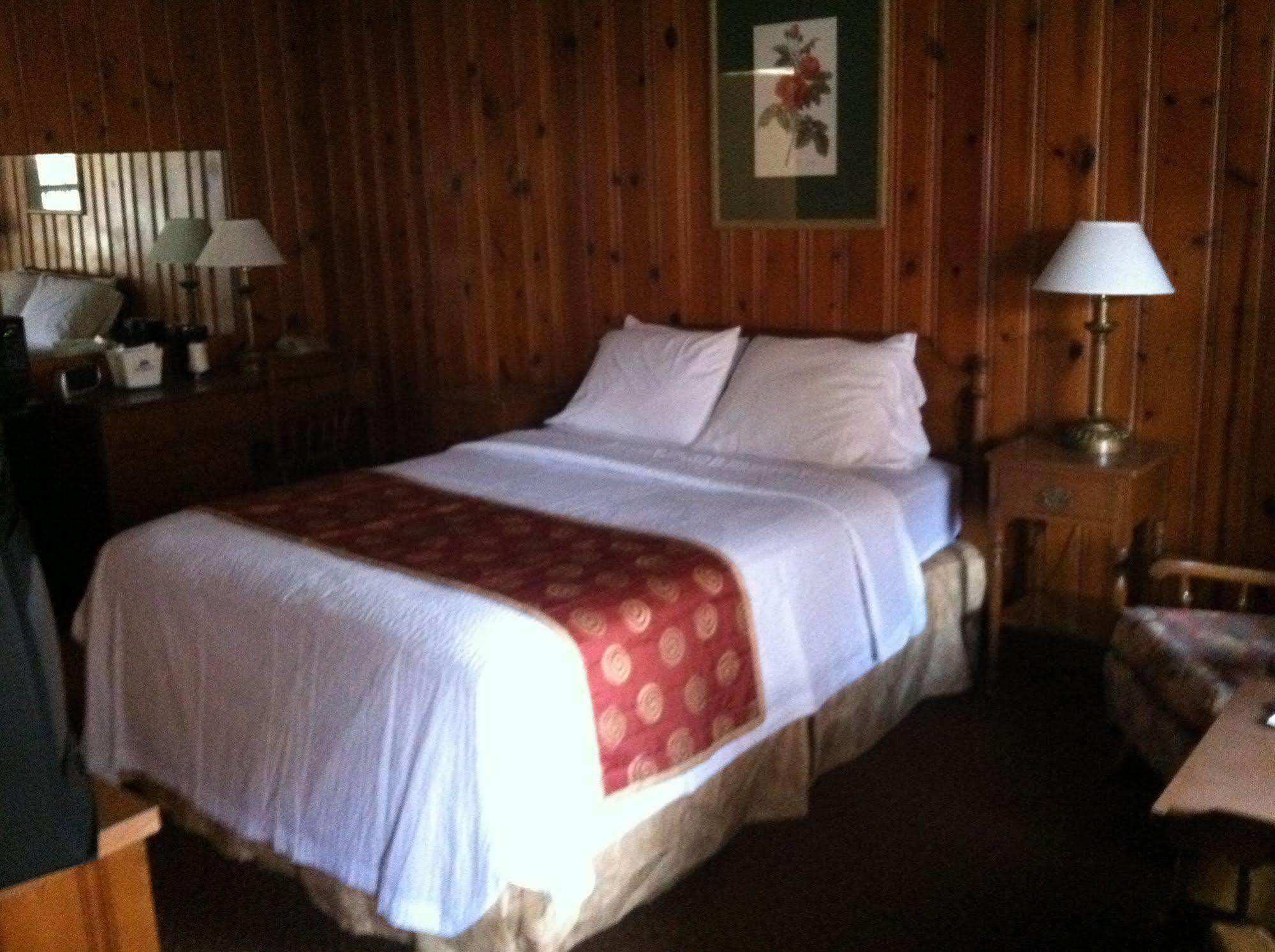 Hancock Motel Экстерьер фото